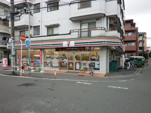 近くのセブンイレブン 市川南行徳駅北店まで503m（徒歩7分）