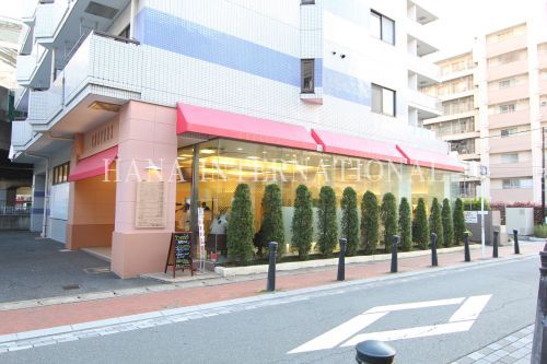近くの美容室まで1,080m（徒歩14分）
