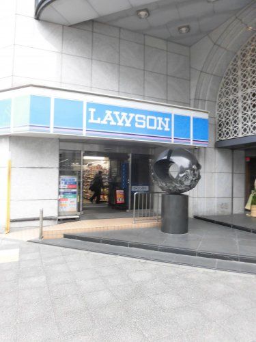 近くのローソン 横浜本町四丁目店まで304m(徒歩4分)