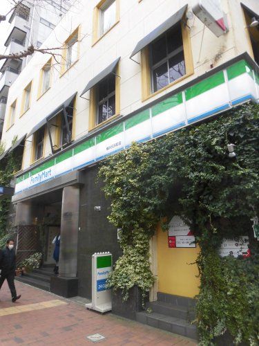 近くのファミリーマート 横浜元浜町店まで249m(徒歩4分)