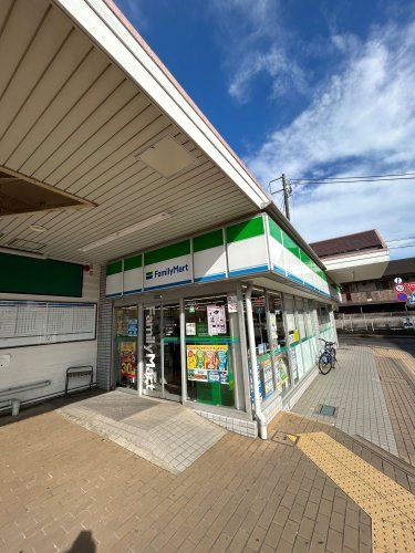 近くのファミリーマート 恋ヶ窪店まで452m(徒歩6分)