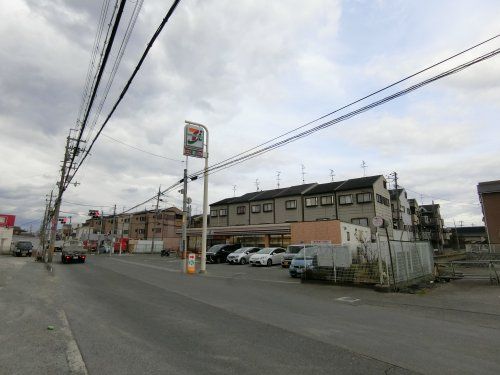 近くのコンビニまで1,047m（徒歩14分）