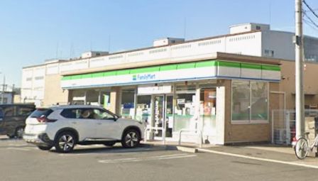 近くのファミリーマート 池田豊島南店まで607m(徒歩8分)