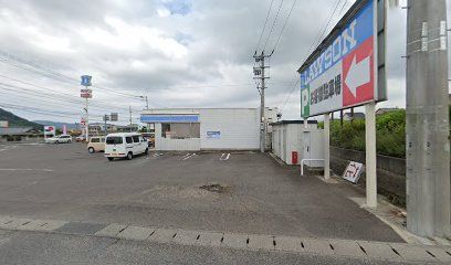 近くのコンビニまで1,853m（徒歩24分）