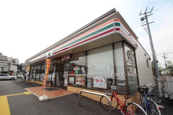 近くのセブンイレブン大津一里山店まで1,112m(徒歩14分)