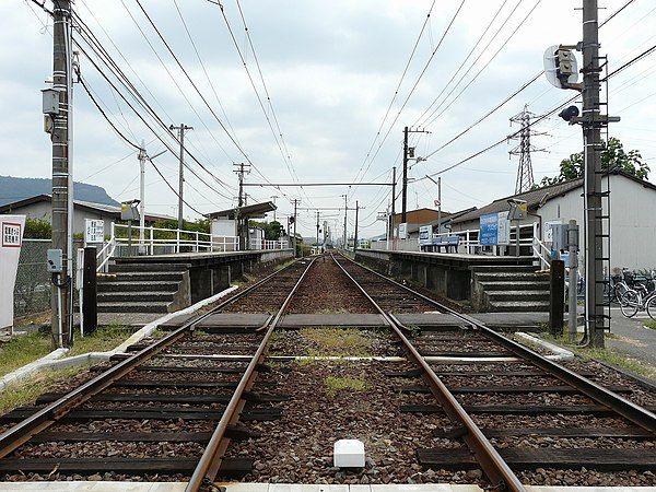近くの高松琴平電鉄志度線春日川駅まで666m（徒歩9分）
