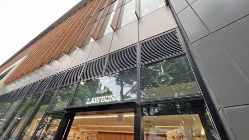 近くのコンビニまで412m（徒歩6分）