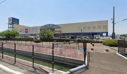 近くのWING PORT SHOPPING CENTER(ウイングまで724m（徒歩10分）