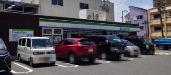 近くのコンビニまで513m（徒歩7分）