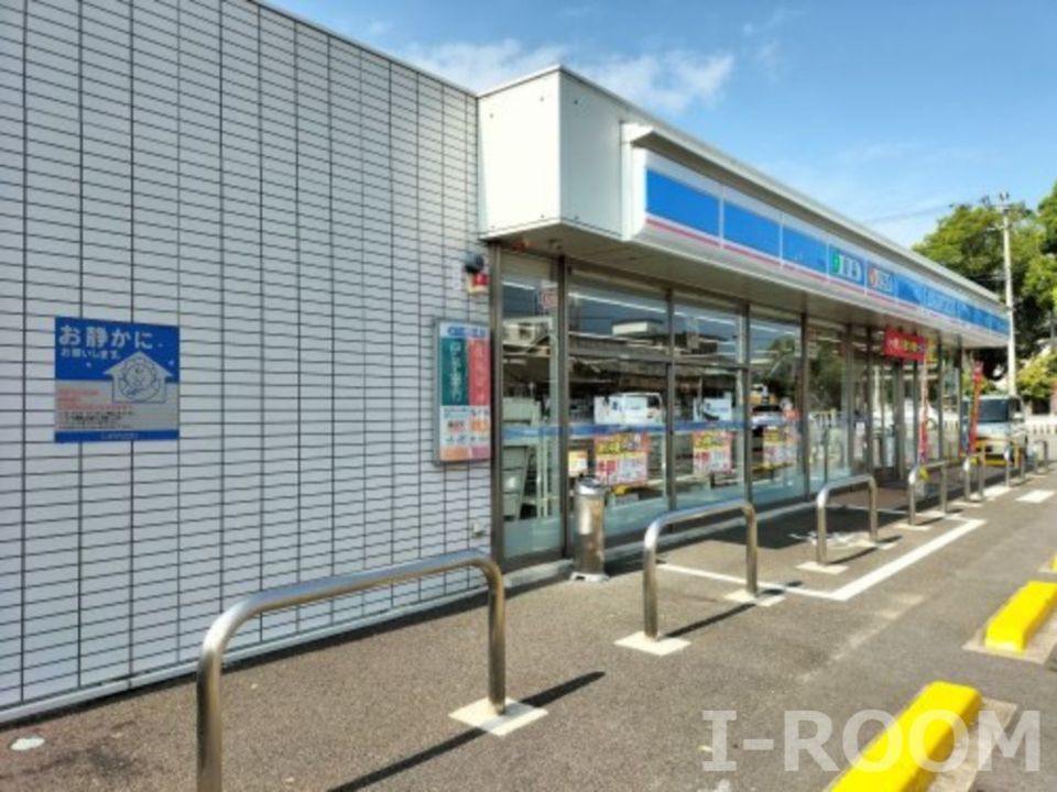 近くのコンビニまで419m（徒歩6分）