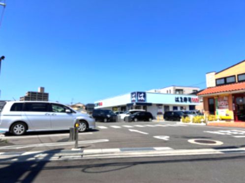 近くのはま寿司徳島住吉店まで823m（徒歩11分）