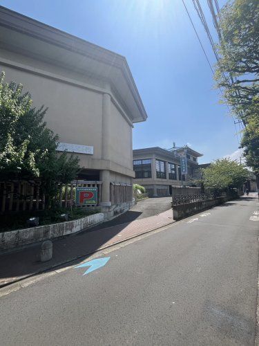 近くの龍子記念館まで1,194m（徒歩15分）