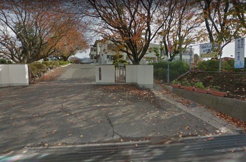 近くの大村市立桜が原中学校まで988m(徒歩13分)