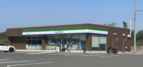 近くのファミリーマート芦原舟津店まで3,762m（徒歩48分）