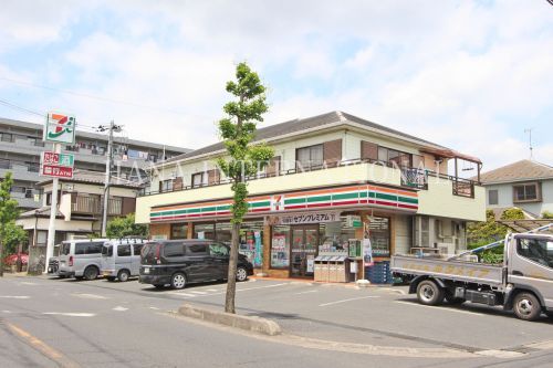 近くのセブンイレブン・川口戸塚鋏町店まで163m（徒歩3分）