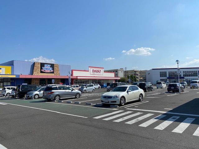 近くのFrespo(フレスポ)高松まで1,110m(徒歩14分)