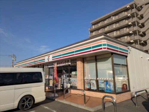 近くのセブン-イレブン 小牧駅北店まで394m(徒歩5分)
