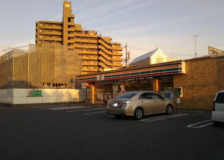 近くのセブンイレブン 名古屋瀬古店まで589m（徒歩8分）