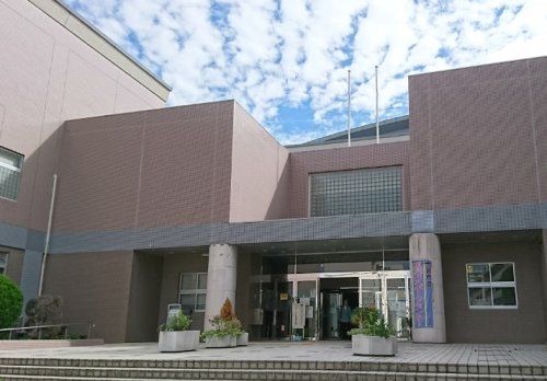 近くの市立東淀川スポーツセンターまで993m（徒歩13分）