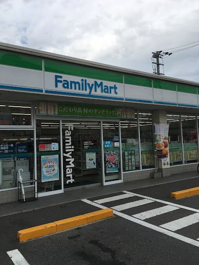 近くのコンビニまで1,076m（徒歩14分）