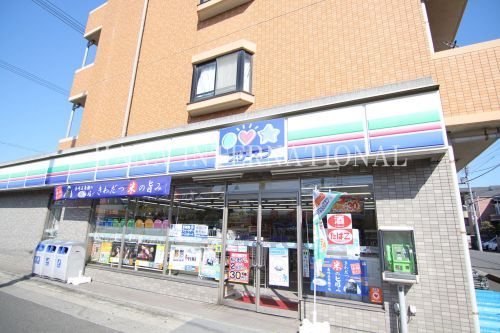近くのスリーエフ浦安舞浜店まで550m(徒歩7分)