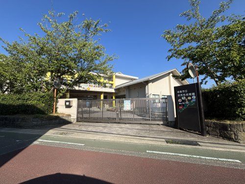 近くの徳島市立加茂名幼稚園まで481m(徒歩7分)