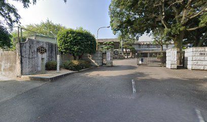 近くの三豊中学校まで1,424m（徒歩18分）