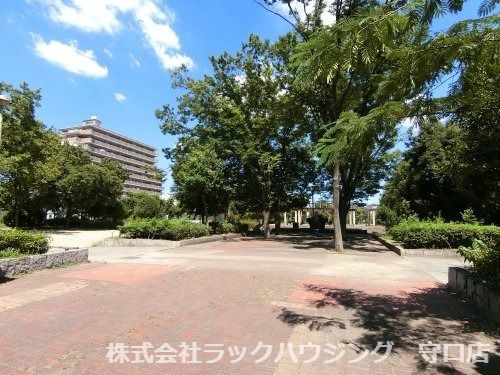 近くの大宮公園まで628m（徒歩8分）