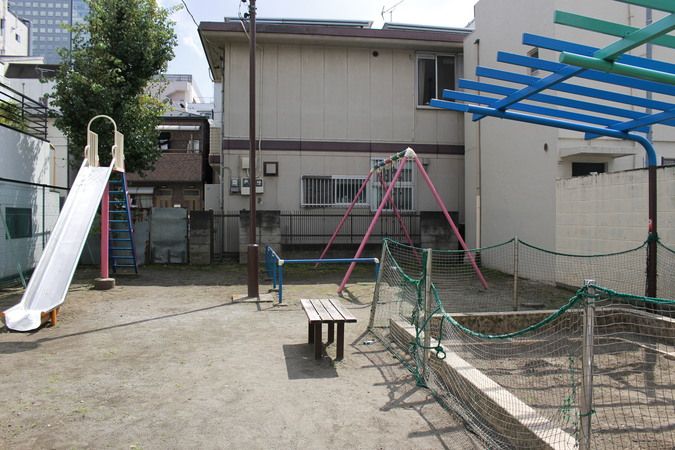 近くの横川南児童遊園まで428m(徒歩6分)
