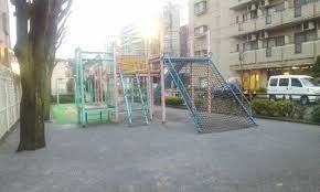 近くの上神明児童遊園まで439m（徒歩6分）