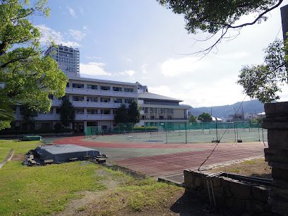 近くの香川県立高松高等学校まで271m（徒歩4分）