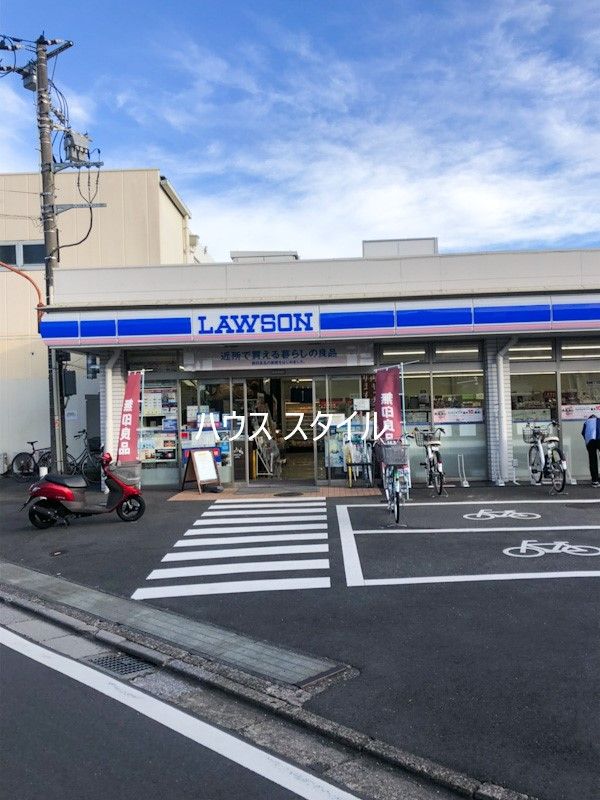 近くのコンビニまで1,407m（徒歩18分）