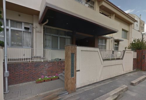 近くの滝川幼稚園まで297m（徒歩4分）