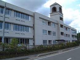 近くの長岡市立脇野小学校まで98m（徒歩2分）