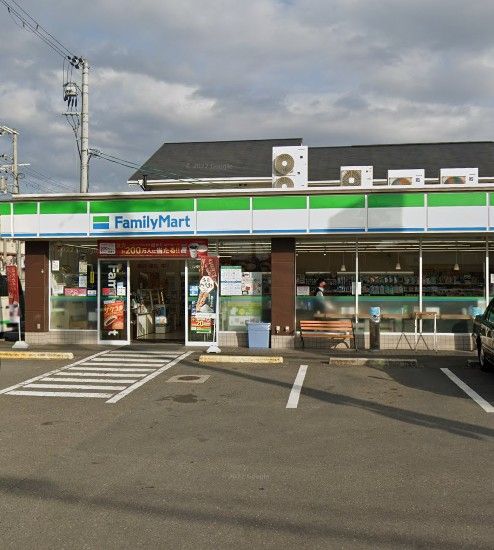 近くのファミリーマート門真北島まで435m（徒歩6分）