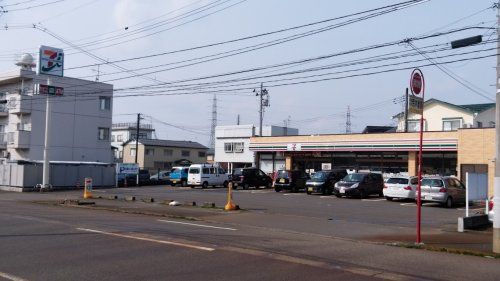 近くのセブンイレブン中沢４丁目店まで410m（徒歩6分）