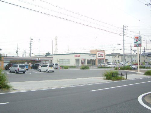 近くのセブン-イレブン常滑榎戸店まで239m(徒歩3分)
