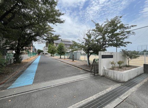 近くの総社市立総社東中学校まで1,209m(徒歩16分)