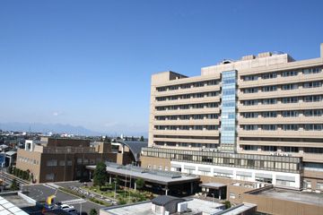 近くの伊勢崎市民病院まで126m（徒歩2分）