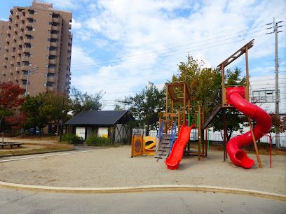 近くの1号公園まで358m（徒歩5分）