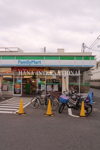 近くのコンビニまで458m（徒歩6分）