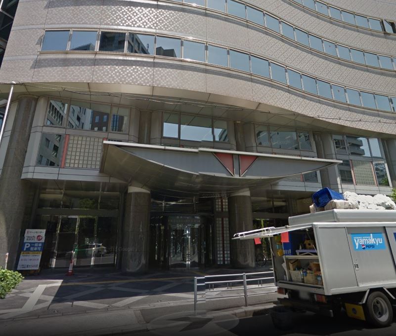 近くのドーンセンター 情報ライブラリーまで364m（徒歩5分）