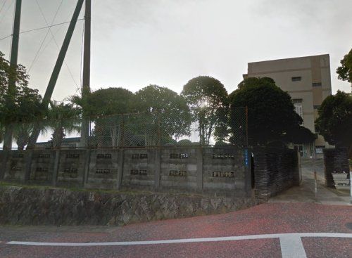 近くの長崎市立長崎中学校まで627m(徒歩8分)