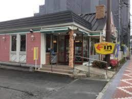 近くのデニーズ小田原荻窪店まで779m（徒歩10分）