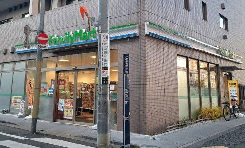 近くのファミリーマート 中野三丁目店まで578m(徒歩8分)