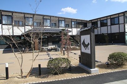 近くの瀬戸雅まで1,180m（徒歩15分）