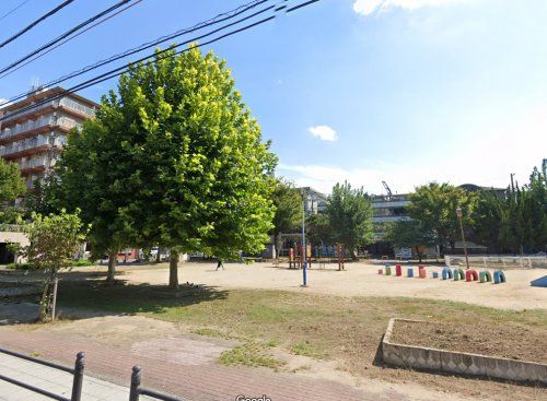 近くの阪陽公園まで324m(徒歩5分)