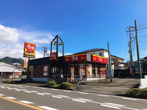 近くのすき家いちき串木野店まで728m（徒歩10分）