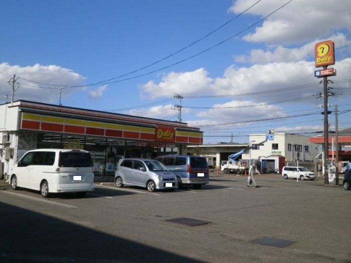 近くのコンビニまで347m（徒歩5分）