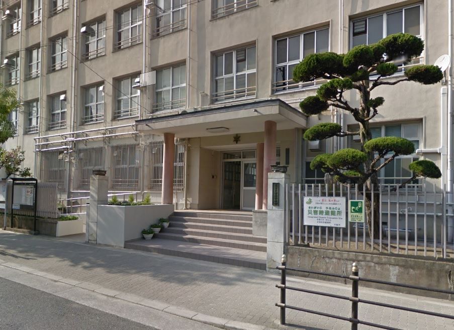 近くの大阪市立都島中学校まで441m(徒歩6分)